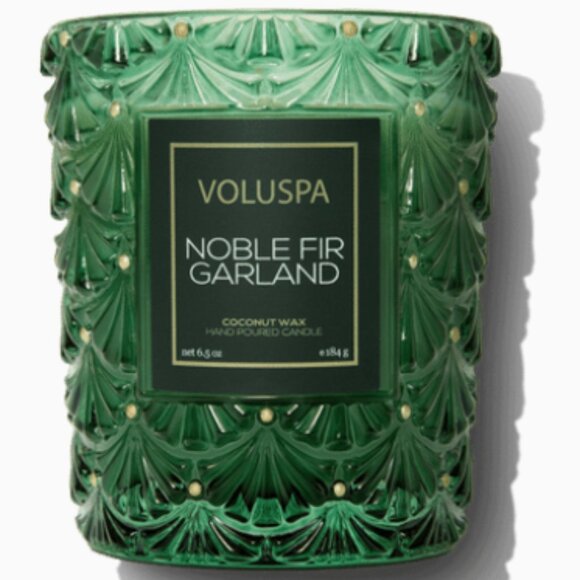 Voluspa Noble Fir Garland Candle in Green and Cream - Picture 1 of 3